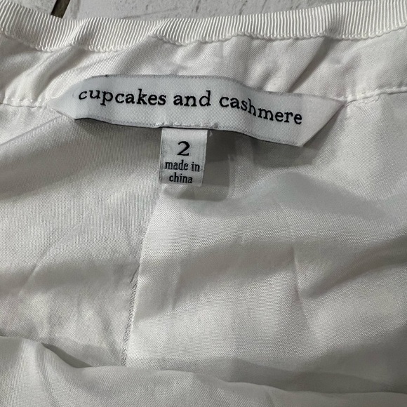 Cupcakes and Cashmere| High waisted white eyelet shorts. Lined. Size 2. - Picture 5 of 8